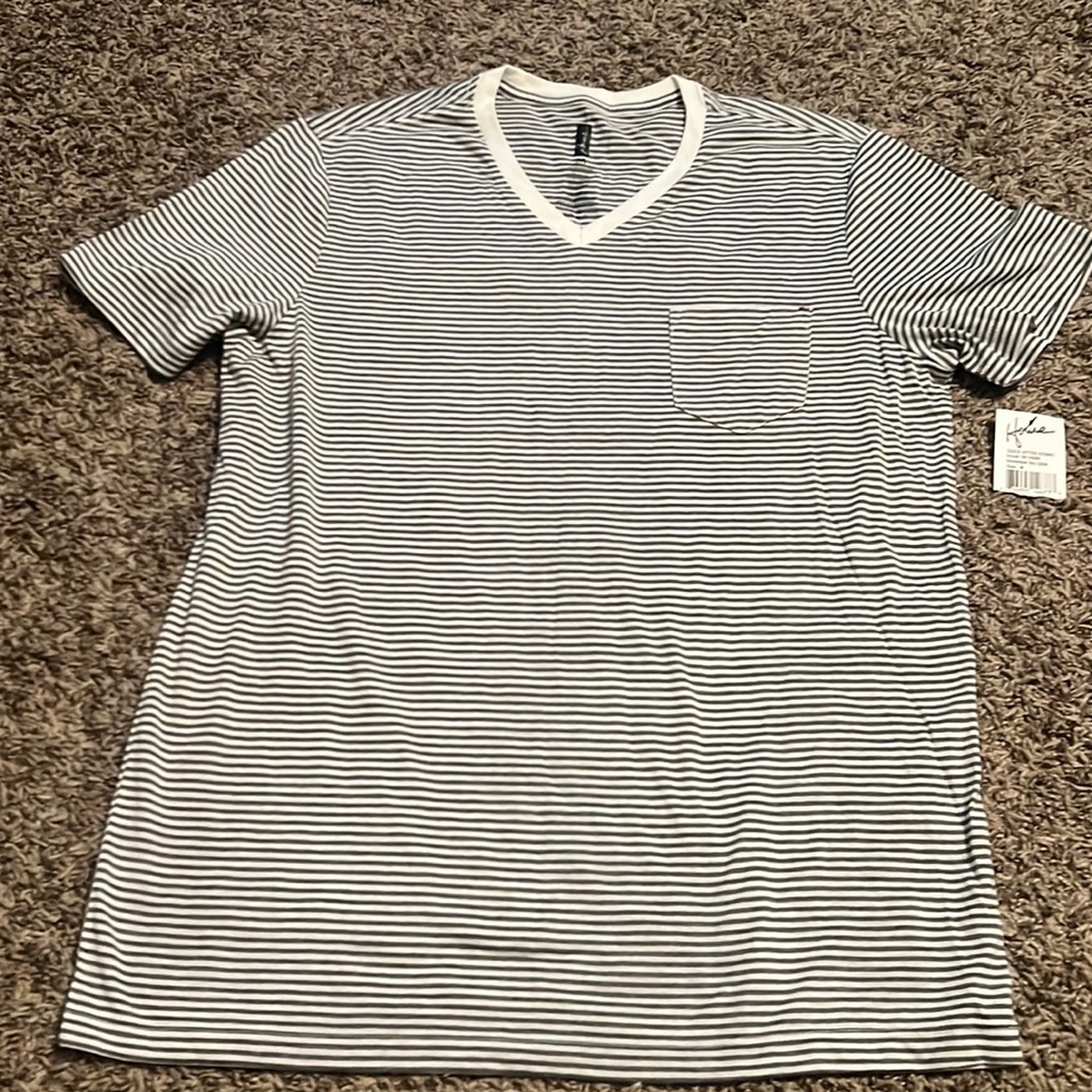 NWT Howe v neck t shirt